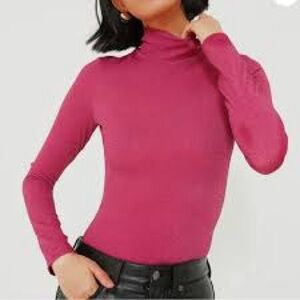 Hyacinth House by Tuckernuck ELL Woods Pink Glitter Turtleneck - Size XS